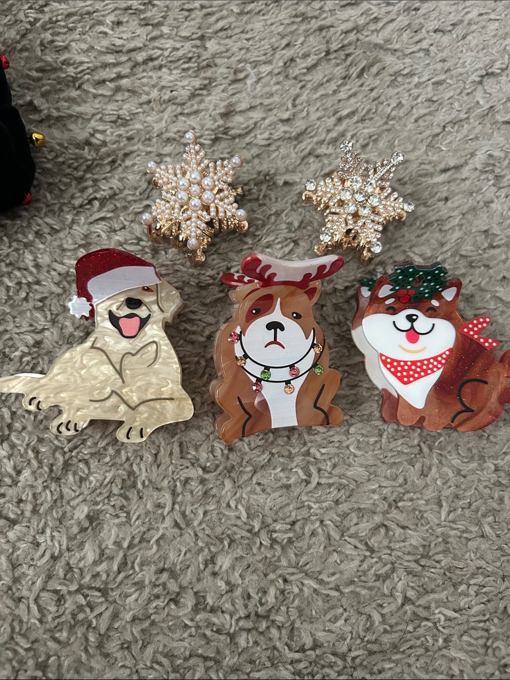 Christmas Hair clips - Velvet Headband with Jingle Bells and Festive Clips - Picture 5 of 5